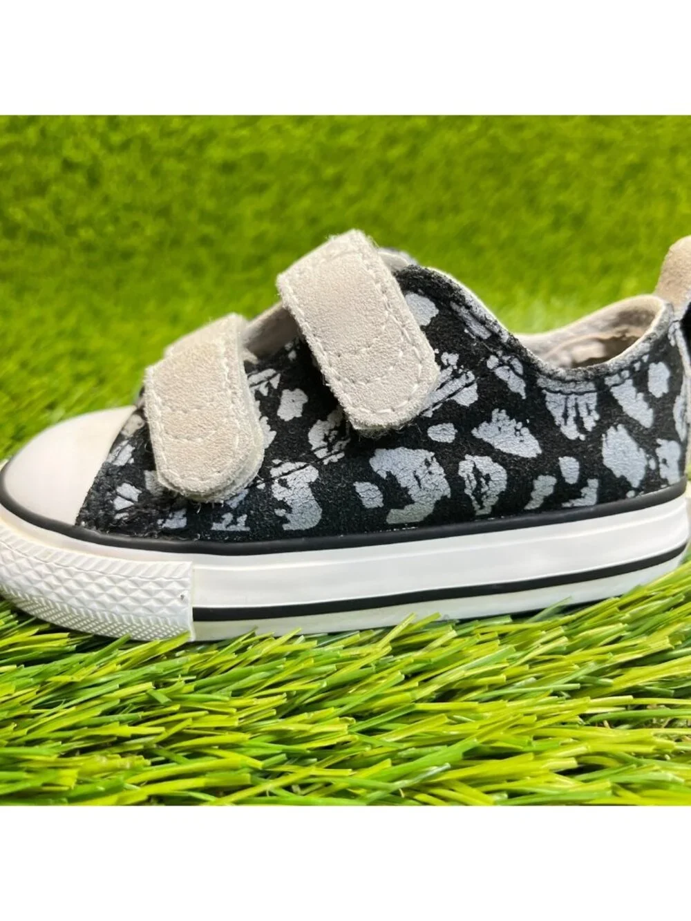 Converse Chuck Taylor All Star 2V Toddler Size 5C Black Athletic Shoes Sneakers
